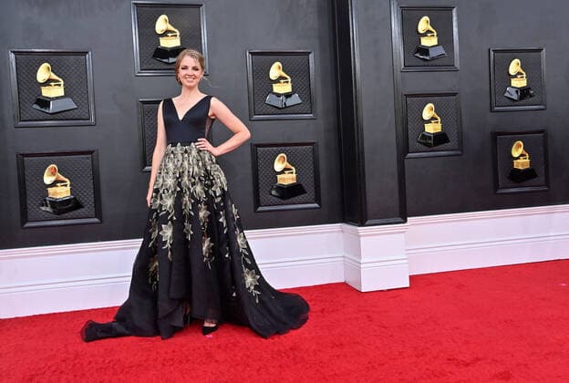 Aubrey Johnson arrives for the 64th annual Grammy Awards at the MGM Grand Garden Arena in Las Vegas, Nevada on Sunday, April 3, 2022.  LAV20220403310 JIMxRUYMEN