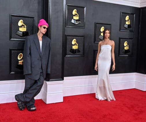 Justin Bieber and Hailey Bieber arrive for the 64th annual Grammy Awards at the MGM Grand Garden Arena in Las Vegas, Nevada on Sunday, April 3, 2022.  LAV20220403409 JIMxRUYMEN