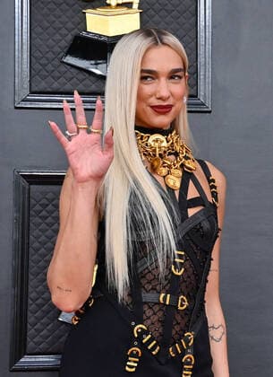 Dua Lipa arrives for the 64th annual Grammy Awards at the MGM Grand Garden Arena in Las Vegas, Nevada on Sunday, April 3, 2022.  LAV20220403449 JIMxRUYMEN