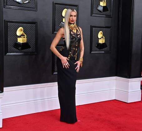 Dua Lipa arrives for the 64th annual Grammy Awards at the MGM Grand Garden Arena in Las Vegas, Nevada on Sunday, April 3, 2022.  LAV20220403456 JIMxRUYMEN