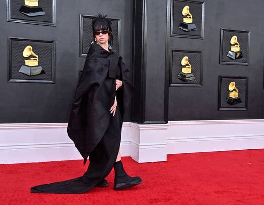 Billie Eilish arrives for the 64th annual Grammy Awards at the MGM Grand Garden Arena in Las Vegas, Nevada on Sunday, April 3, 2022.  LAV20220403559 JIMxRUYMEN