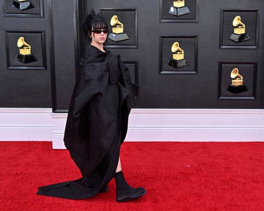 Billie Eilish arrives for the 64th annual Grammy Awards at the MGM Grand Garden Arena in Las Vegas, Nevada on Sunday, April 3, 2022.  LAV20220403548 JIMxRUYMEN