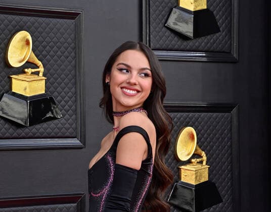 Olivia Rodrigo arrives for the 64th annual Grammy Awards at the MGM Grand Garden Arena in Las Vegas, Nevada on Sunday, April 3, 2022.  LAV20220403625 JIMxRUYMEN