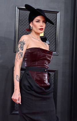 Halsey arrives for the 64th annual Grammy Awards at the MGM Grand Garden Arena in Las Vegas, Nevada on Sunday, April 3, 2022.  LAV20220403785 JIMxRUYMEN