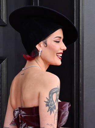 Halsey arrives for the 64th annual Grammy Awards at the MGM Grand Garden Arena in Las Vegas, Nevada on Sunday, April 3, 2022.  LAV20220403790 JIMxRUYMEN