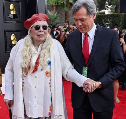 Joni Mitchell arrives for the 64th annual Grammy Awards at the MGM Grand Garden Arena in Las Vegas, Nevada on Sunday, April 3, 2022.  LAV20220403888 JIMxRUYMEN