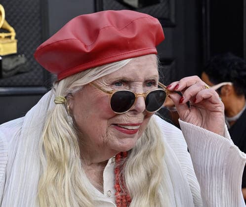 Entertainment Bilder des Tages Joni Mitchell arrives for the 64th annual Grammy Awards at the MGM Grand Garden Arena in Las Vegas, Nevada on Sunday, April 3, 2022.  LAV20220403902 JIMxRUYMEN