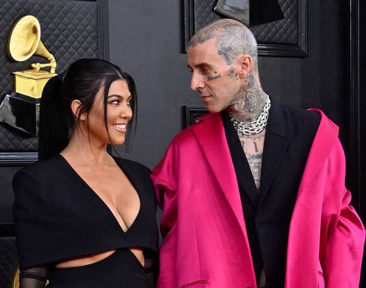 Kourtney Kardashian and Travis Barker arrive for the 64th annual Grammy Awards at the MGM Grand Garden Arena in Las Vegas, Nevada on Sunday, April 3, 2022.  LAV20220403929 JIMxRUYMEN