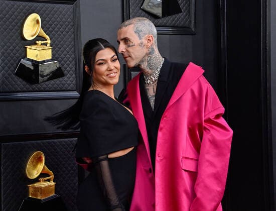 Entertainment Bilder des Tages Kourtney Kardashian and Travis Barker arrive for the 64th annual Grammy Awards at the MGM Grand Garden Arena in Las Vegas, Nevada on Sunday, April 3, 2022.  LAV20220403936 JIMxRUYMEN
