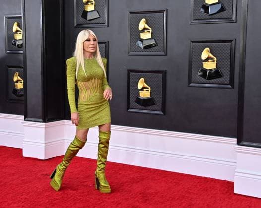 Donatella Versace arrives for the 64th annual Grammy Awards at the MGM Grand Garden Arena in Las Vegas, Nevada on Sunday, April 3, 2022.  LAV20220403795 JIMxRUYMEN