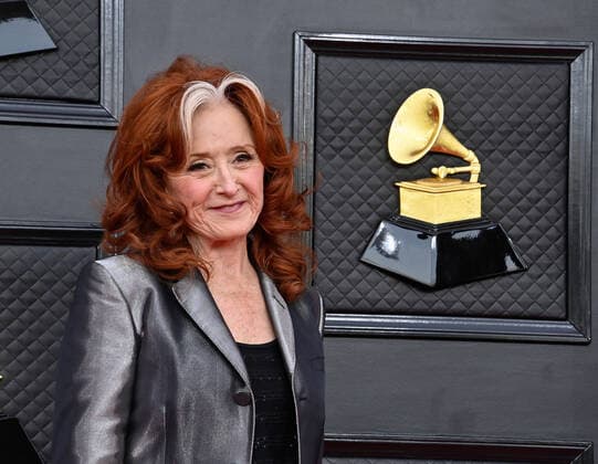 Bonnie Raitt arrives for the 64th annual Grammy Awards at the MGM Grand Garden Arena in Las Vegas, Nevada on Sunday, April 3, 2022.  LAV20220403843 JIMxRUYMEN