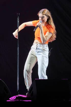 Emiliy Roberts live at ZAG Arena Hannover, 03 04 2022 Foto:xU.xStammx xFuturexImage