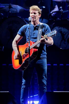 James Blunt live at a concert of his The Stars Beneath My Feet Tour at ZAG Arena, Hannover, 03 04 2022 Foto:xU.xStammx xFuturexImage