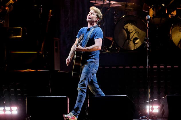 James Blunt live at a concert of his The Stars Beneath My Feet Tour at ZAG Arena, Hannover, 03 04 2022 Foto:xU.xStammx xFuturexImage