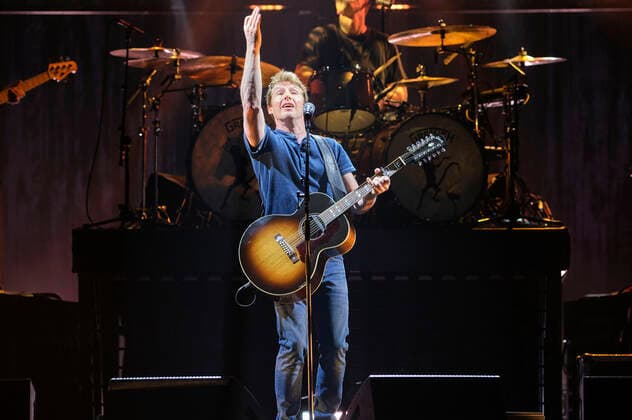 James Blunt live at a concert of his The Stars Beneath My Feet Tour at ZAG Arena, Hannover, 03 04 2022 Foto:xU.xStammx xFuturexImage