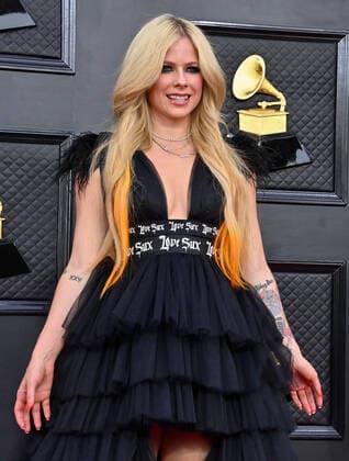 Avril Lavigne arrives for the 64th annual Grammy Awards at the MGM Grand Garden Arena in Las Vegas, Nevada on Sunday, April 3, 2022.  LAV202204031013 JIMxRUYMEN