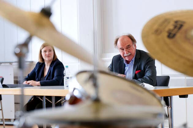 Press conference of the Rhineland-Palatinate Music Council on the instrument of the year 2022, The drumset as instrument of the year 2022 presented Minister of Culture Katharina Binz and President of the LMR Rhineland-Palatinate Peter Stieber 04 04 22