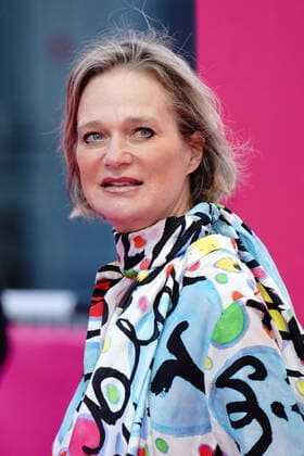Cannes International Series Festival, Prinzessin Delphine von Belgien auf dem roten Teppich Princesse Delphine de Belgique CELEBRITES : Canneseries - Red Carpet - Cannes - 04 04 2022 NorbertScanella Panoramic 