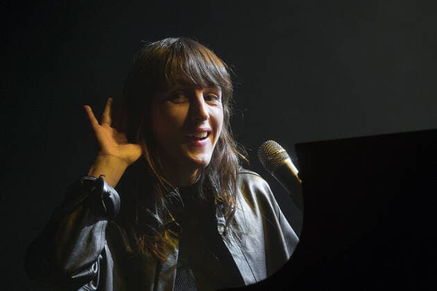 Juliette Armanet Konzert in Lyon Juliette Armanet en concert Ã Lyon le 04 04 22. CELEBRITES : Concert de Juliette Armanet - Lyon - 04 04 2022 SandrineThesillat Panoramic 