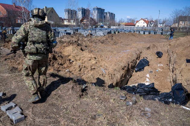 Ukraine-Konflikt, Eindrücke aus Butscha . April 2022. Bucha, Ukraine. Scenes of death and destruction in the city of Bucha in the Kyiv region of Ukraine which was recently liberated from the Russians.  xi-Imagesx IIM-23279-0114
