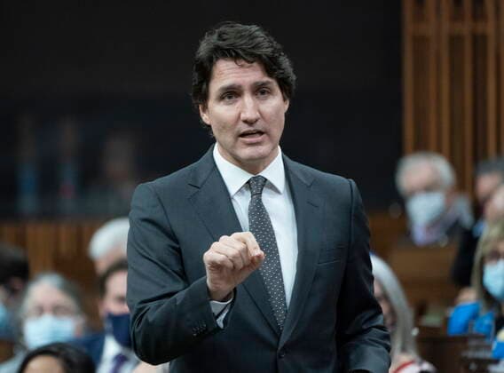 April 5, 2022, Ottawa, ON, Canada: Prime Minister Justin Trudeau rises during Question Period, Tuesday, April 5, 2022 in Ottawa. Ottawa Canada  - ZUMAc35_ 20220405_zaf_c35_033 Copyright: xAdrianxWyldx