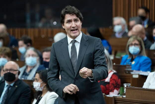 April 5, 2022, Ottawa, ON, Canada: Prime Minister Justin Trudeau rises during Question Period, Tuesday, April 5, 2022 in Ottawa. Ottawa Canada  - ZUMAc35_ 20220405_zaf_c35_034 Copyright: xAdrianxWyldx