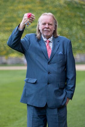 . 05 04 2022. Windsor, United Kingdom. Rick Wakeman with his CBE after an Investiture at Windsor Castle.  xPoolx xi-Imagesx IIM-23281-0010