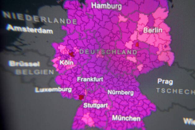 RKI dashboard, 7 day incidence is now 1322.2 7 day incidence, RKI dashboard on a monitor on 06 04 2022 in Siegen Germany.