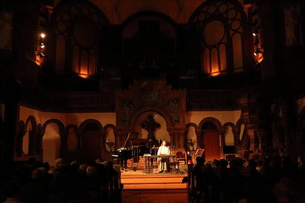 Tara Nome Doyle at a concert supporting Federico Albanese at the Passionskirche in Berlin, 5 April 2022 Tara Nome Doyle concert Berlin
