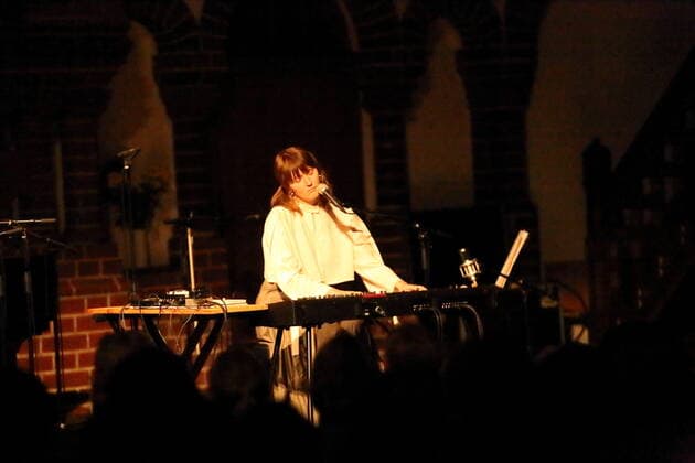 Tara Nome Doyle at a concert supporting Federico Albanese at the Passionskirche in Berlin, 5 April 2022 Tara Nome Doyle concert Berlin