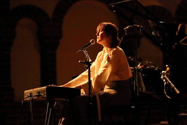 Tara Nome Doyle at a concert supporting Federico Albanese at the Passionskirche in Berlin, 5 April 2022 Tara Nome Doyle concert Berlin