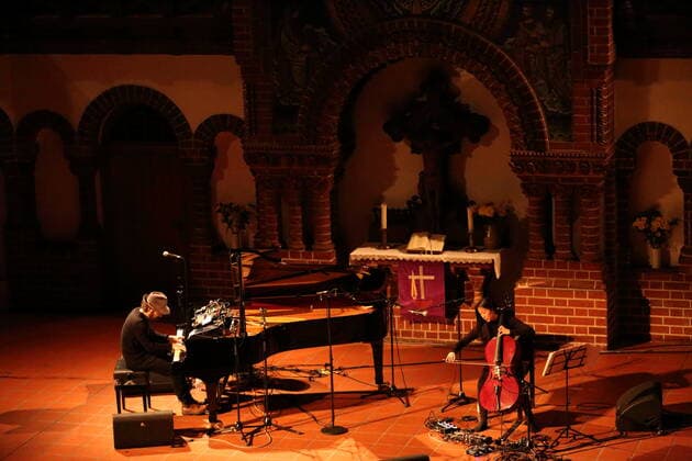 Federico Albanese and Lih Qun Wong at a concert in the Passion Church in Berlin, 5 April 2022 Federico Albanese Concert Berlin