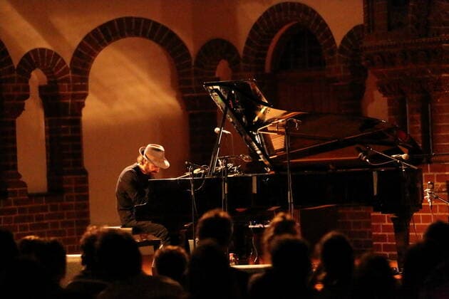 Federico Albanese at a concert in the Passion Church in Berlin, 5 April 2022 Federico Albanese concert Berlin