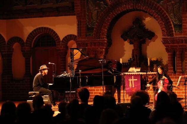 Federico Albanese and Lih Qun Wong at a concert in the Passion Church in Berlin, 5 April 2022 Federico Albanese Concert Berlin
