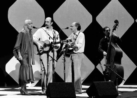 Peter Paul & Mary on Solid Gold in 1982 Copyright: xRonxWolfsonx xMediaPunchx