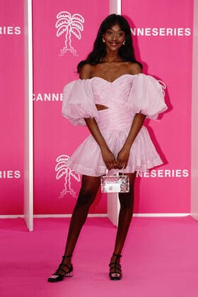 Cannes International Series Festival, Canneseries, Preisverleihung Emmanuelle Koffi CELEBRITES : Canneseries - Pink Carpet de la ceremonie de cloture - 06 04 2022 NorbertScanella Panoramic 