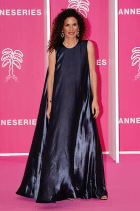 Cannes International Series Festival, Canneseries, Preisverleihung Barbara Cabrita CELEBRITES : Canneseries - Pink Carpet de la ceremonie de cloture - 06 04 2022 NorbertScanella Panoramic 