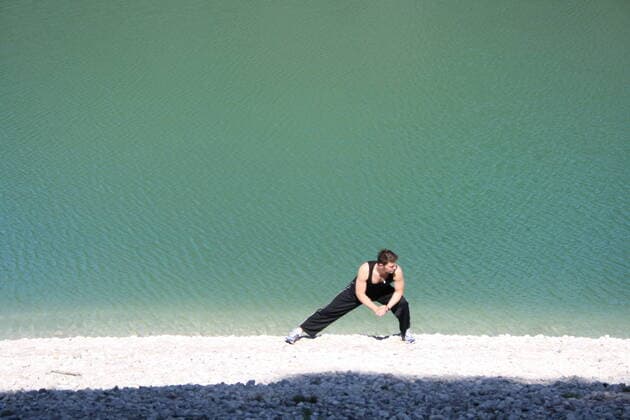IMAGO Creative: 2022 Sport Favoriten IMAGO Creative: Sommer Sport - Strand Young man stretching on beach, model released, , 4252912.jpg, jogging, exercise, stretching, sport, fitness, training, healthy, athletic, active, recreation, health, workout, adult, beauty, athlete, beautiful, male, fit, nature, relaxation, strength, young, lifestyle, man, sporty, one, practice, caucasian, summer, gym, white, body, vitality, sitting, strong, leisure, activity, pilates, ethnicity, outside, warmup, slim, wellness, park, energy, balance, meditation, beach, yoga, lake,