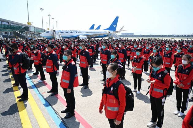 (220407) -- FUZHOU, April 7, 2022 -- Medics gather before boarding for east China s Shanghai at Changle Airport in Fuzhou, southeast China s Fujian Province, April 7, 2022. A total of 1,730 supportive medics from Fujian Province set off on Thursday from Fuzhou and Xiamen to Shanghai to aid in the battle against the resurging COVID-19 epidemic. ) CHINA-FUZHOU-MEDICS-SHANGHAI-AID (CN) LinxShanchuan 