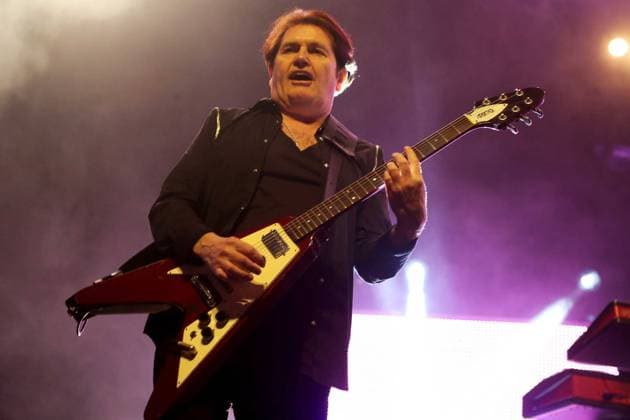 Music Concert Simple Minds Tour 2022 CHARLIE BURCHILL during the Simple Minds 40 years of hits tour 2022 at Resorts World Arena, Birmingham, United Kingdom on 7 April 2022. Birmingham Resorts World Arena United Kingdom Editorial use only , Copyright: xAndyxShawx PSI-15039-0008
