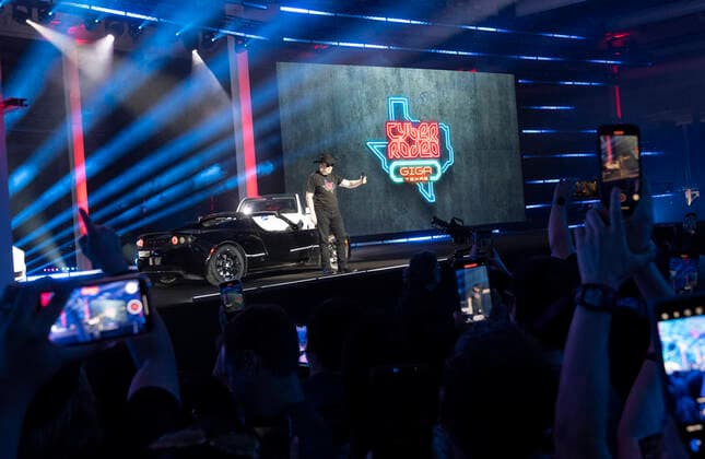 April 7, 2022, Austin, TX, United States: Tesla CEO ELON MUSK addresses the invited 15,000 guests at the new Tesla Gigafactory Texas near Austin during its private grand opening event on April 7, 2022. The plant is the largest manufacturing facility in the U.S. and will gear up to turn out over 1,000 electric cars per day. Austin United States - ZUMAd150 20220407_znp_d150_057 Copyright: xBobxDaemmrichx