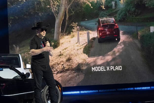 April 7, 2022, Austin, TX, United States: Tesla CEO ELON MUSK addresses the invited 15,000 guests at the new Tesla Gigafactory Texas near Austin during its private grand opening event on April 7, 2022. The plant is the largest manufacturing facility in the U.S. and will gear up to turn out over 1,000 electric cars per day. Austin United States - ZUMAd150 20220407_znp_d150_061 Copyright: xBobxDaemmrichx