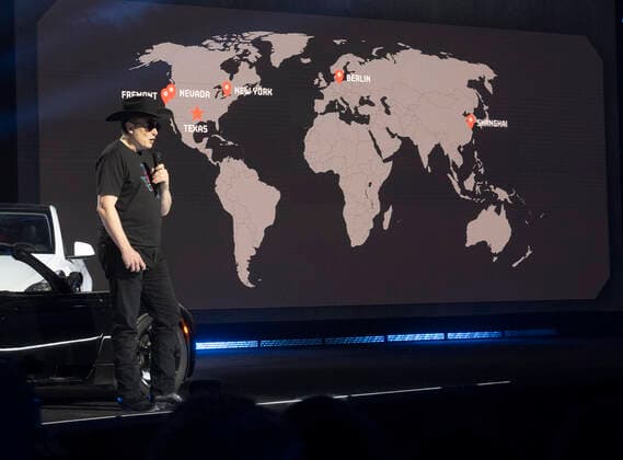 April 7, 2022, Austin, TX, United States: Tesla CEO ELON MUSK addresses the invited 15,000 guests at the new Tesla Gigafactory Texas near Austin during its private grand opening event on April 7, 2022. The plant is the largest manufacturing facility in the U.S. and will gear up to turn out over 1,000 electric cars per day. Austin United States - ZUMAd150 20220407_znp_d150_060 Copyright: xBobxDaemmrichx