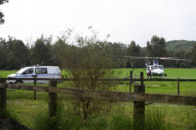 WET WEATHER DEATH NSW, A NSW Police and PolAir helicopter crew are seen at Cobbity, south west of Sydney, Friday, April 8, 2022. A 68 year old man was found in a submerged van around 8am Friday. ( NO ARCHIVING, EDITORIAL USE ONLY, NO USE IN BOOKS WITHOUT CONSENT SYDNEY NSW AUSTRALIA  Copyright: xDANxHIMBRECHTSx 20220408001644877742
