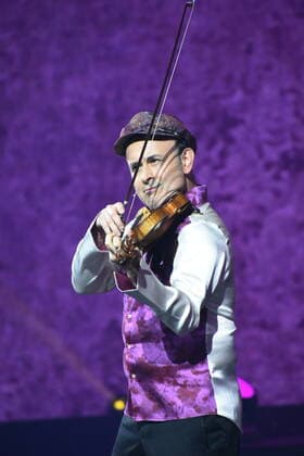 Aleksey Igudesman Violin Artist Munich 07 04 2022 Showpalast Cinema in Concert Ensemble German Film Orchestra Babelsberg, Munich