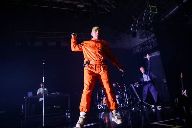 Coez In Concert Italian singer Coez performs live at Alcatraz in Milano, Italy, on April 07, 2022 Milan Italy  Copyright: xMairoxCinquettix originalFilename: 1011134503st.jpg