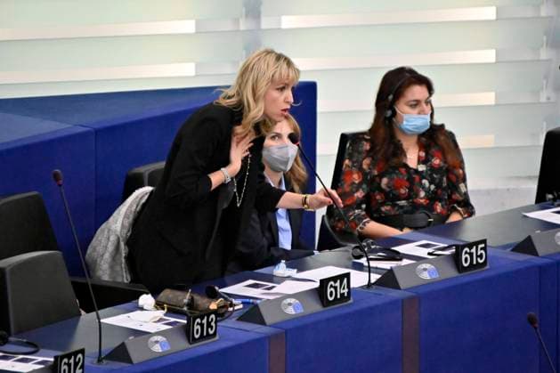 Silvia Sardone bei einer Debatte über die Lage ausgegrenzter Roma-Gemeinschaften in der EU im Plenarsaal des Europäischen Parlaments. Straßburg, 07.04.2022 *** Silvia Sardone at a debate on the situation of excluded Roma communities in the EU in the plenary hall of the European Parliament Strasbourg, 07 04 2022 Foto:xD.xAnoraganingrumx xFuturexImage