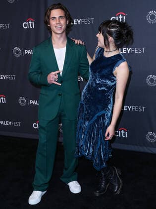 Entertainment Themen der Woche KW14 Entertainment Bilder des Tages 2022 PaleyFest LA - Netflix s Cobra Kai Tanner Buchanan and Mary Mouser arrive at the 2022 PaleyFest LA - Netflix s Cobra Kai held at the Dolby Theatre on April 8, 2022 in Hollywood, Los Angeles, California, United States. Dolby Theatre, Hollywood, Los Angeles, California California United States  Copyright: xImagexPressxAgencyx originalFilename: collin-2022pale220409_npAvf.jpg