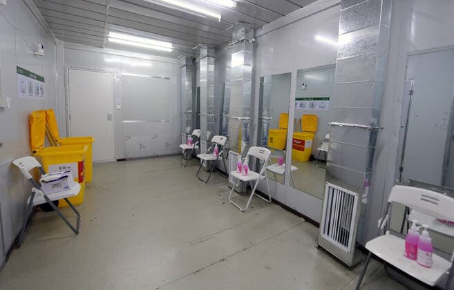 (220409) -- SHANGHAI, April 9, 2022 -- Photo taken on April 9, 2022 shows the interior view of a makeshift hospital converted from the National Exhibition and Convention Center (Shanghai) in east China s Shanghai. ) CHINA-SHANGHAI-MAKESHIFT HOSPITAL(CN) LixHe 