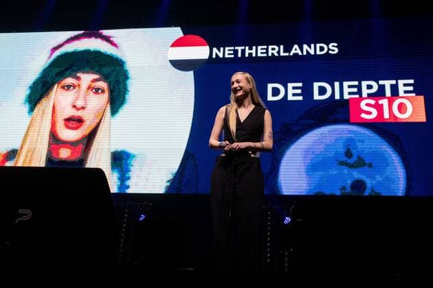 2022 04 09 22 27 47 AMSTERDAM S10 Stien den Hollander during Eurovision in Concert in AFAS Live The singer represents the Netherlands in the Eurovision Song Contest with the song De Diepte ANP PAUL BERGEN netherlands out belgium out  Copyright: xx x446865419x originalFilename: 446865419.jpg